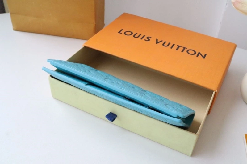 LV Wallets 4178A-0252