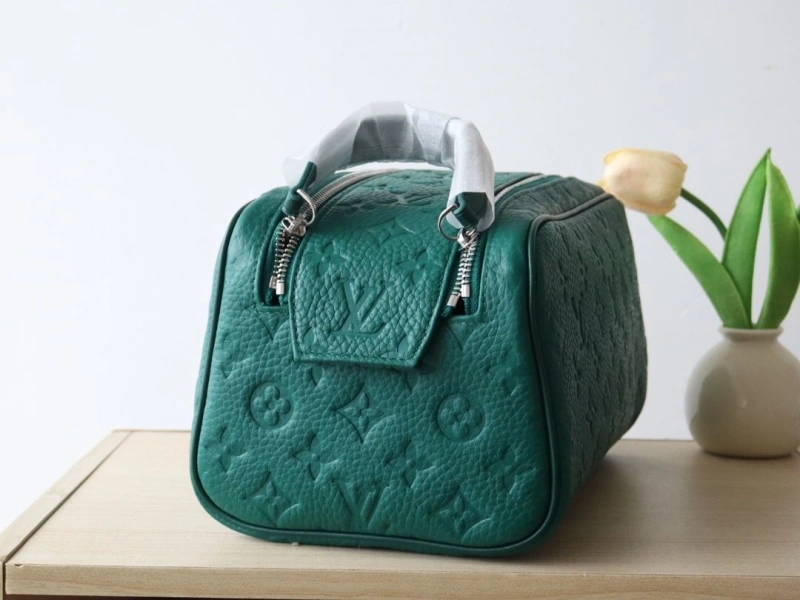 LV Cosmetic Bags 4178A-0258