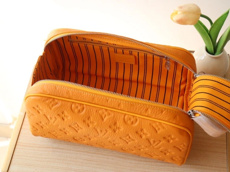 LV Cosmetic Bags 4178A-0260