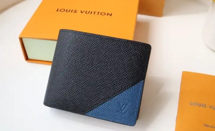 LV Wallets 4178D-0038