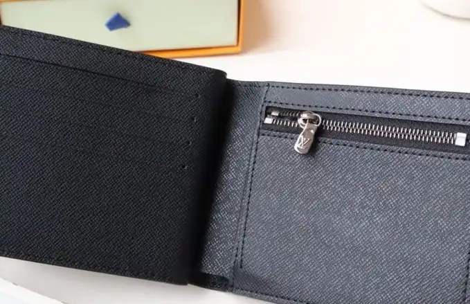 LV Wallets 4178D-0071