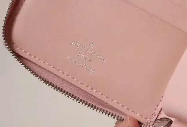 LV Wallets 4178D-0083