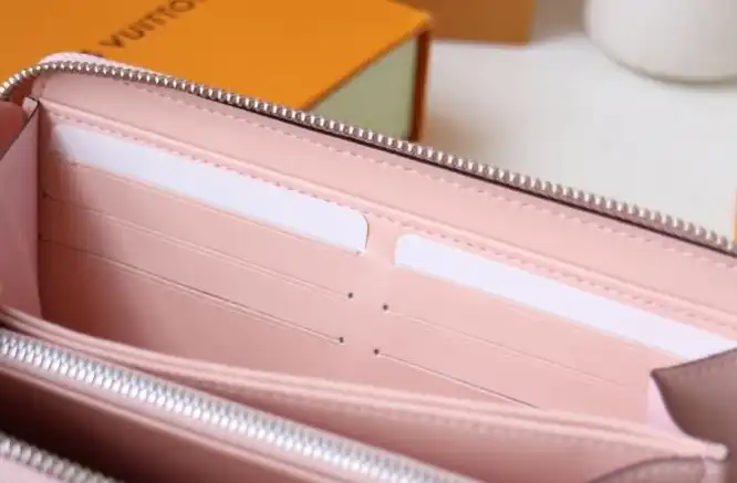LV Wallets 4178D-0099
