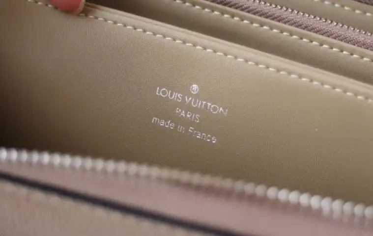 LV Wallets 4178D-0100