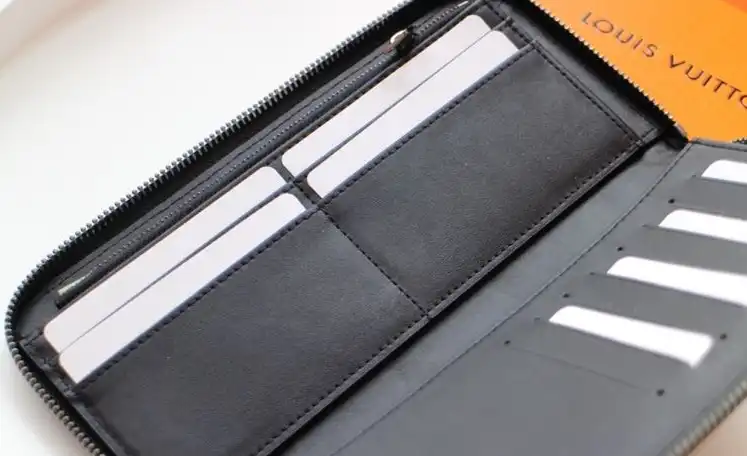 LV Wallets 4178D-0123