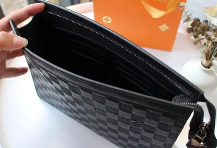 LV Wallets 4178D-0127