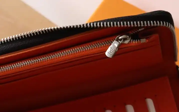 LV Wallets 4178D-0188