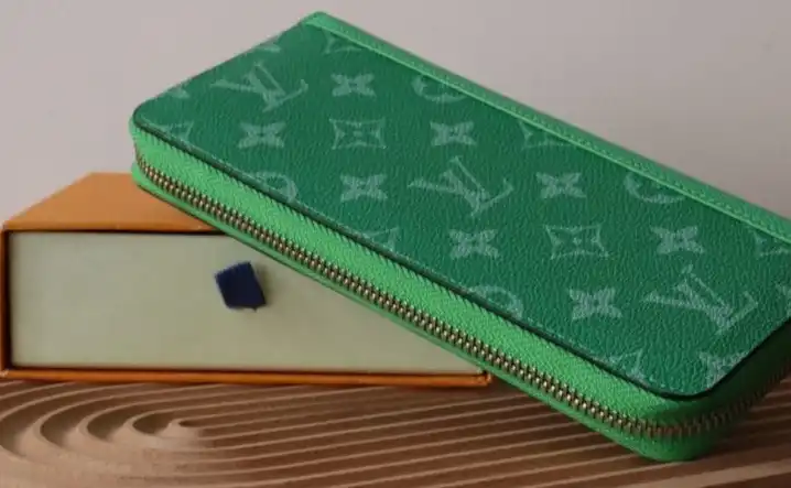 LV Wallets 4178D-0193
