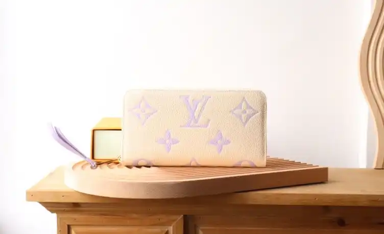 LV Wallets 4178F-0004