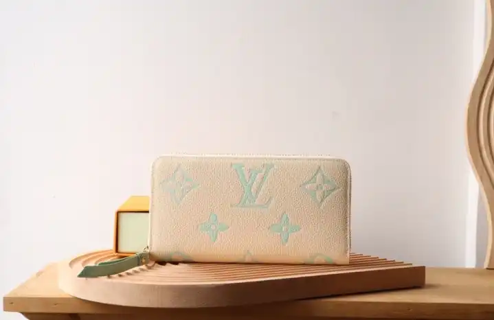 LV Wallets 4178F-0007