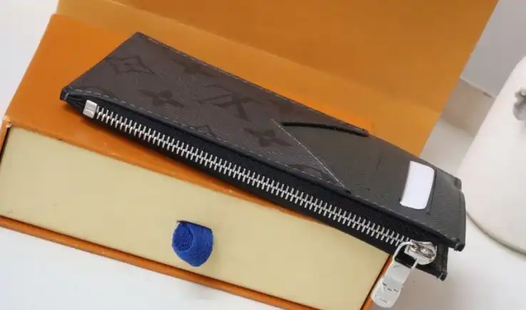 LV Wallets 4178F-0023