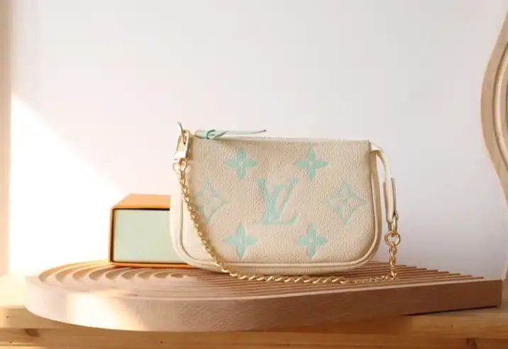 LV Clutch Bags 4178F-0026