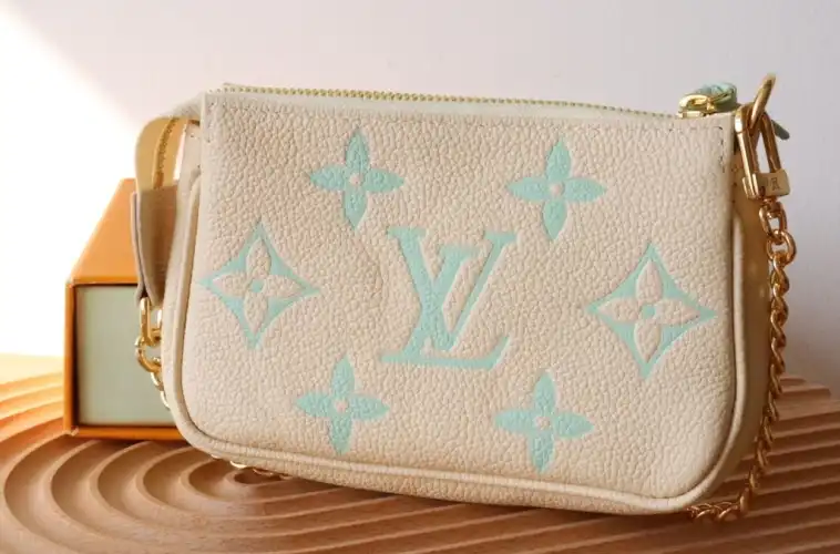 LV Clutch Bags 4178F-0026