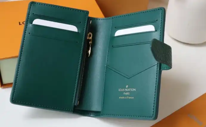LV Wallets 4178F-0058