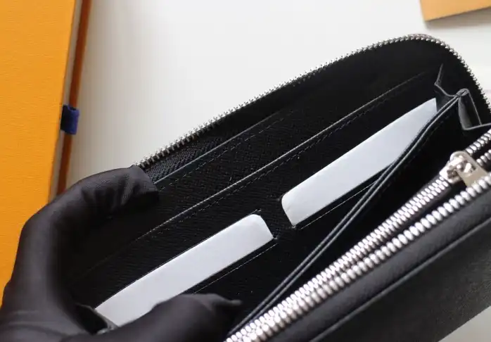 LV Wallets 4178F-0090