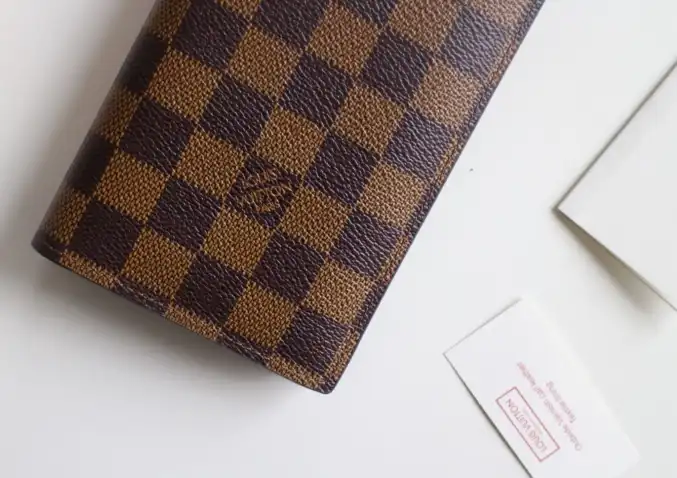 LV Wallets 4178F-0097
