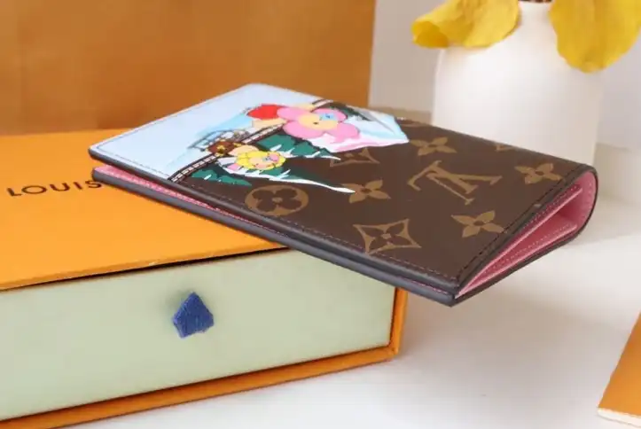 LV Wallets 4178F-0114
