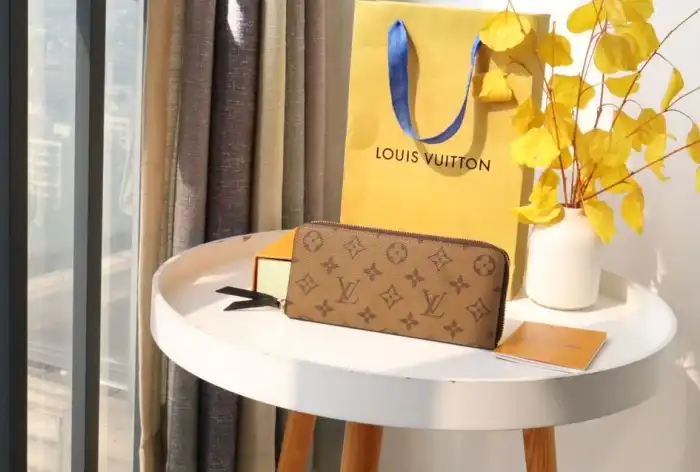 LV Wallets 4178F-0124