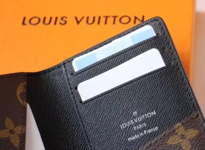 LV Wallets 4178G-0019
