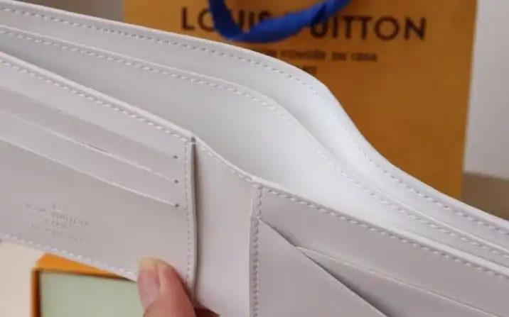 LV Wallets 4178G-0037
