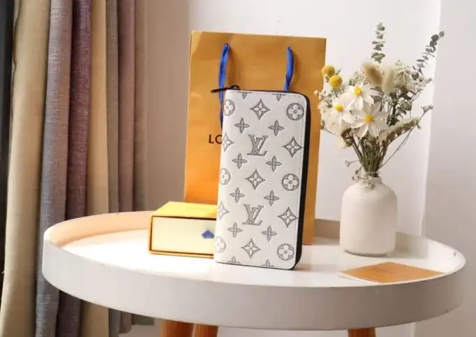 LV Wallets 4178G-0039