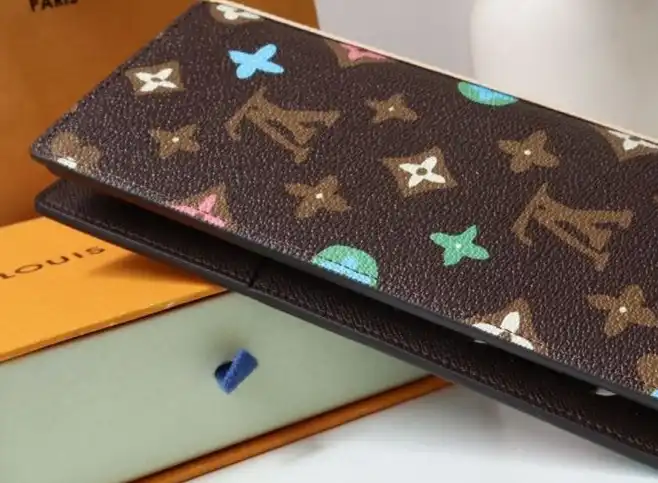 LV Wallets 4178G-0057