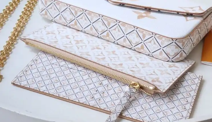 LV Wallets 4178G-0087