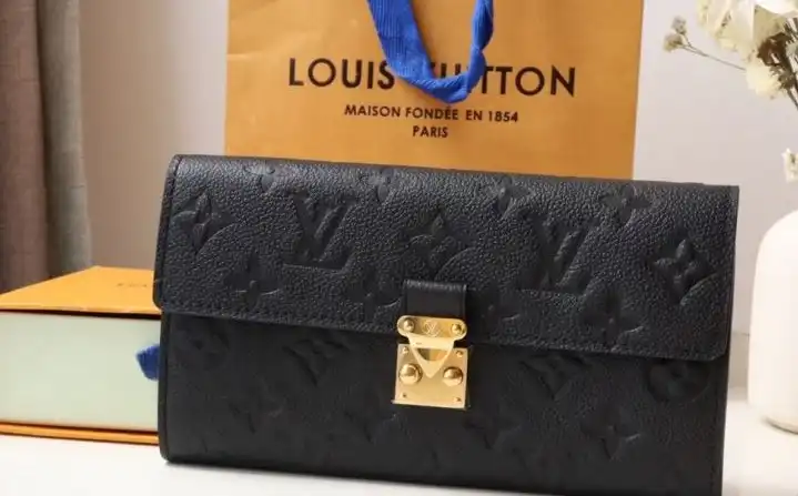 LV Wallets 4178G-0092