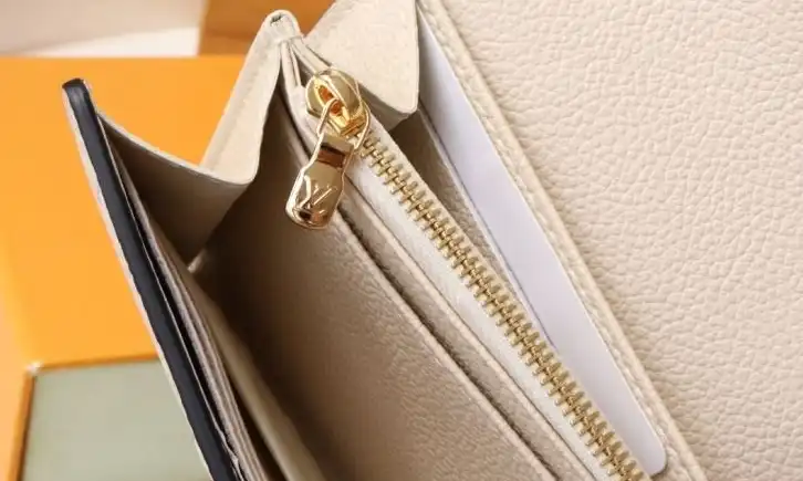 LV Wallets 4178G-0093