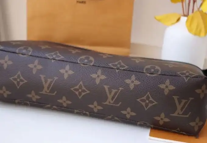 LV Clutch Bags 4178G-0097