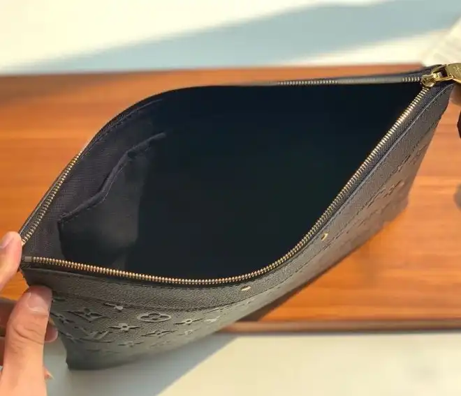 LV Clutch Bags 4178G-0105