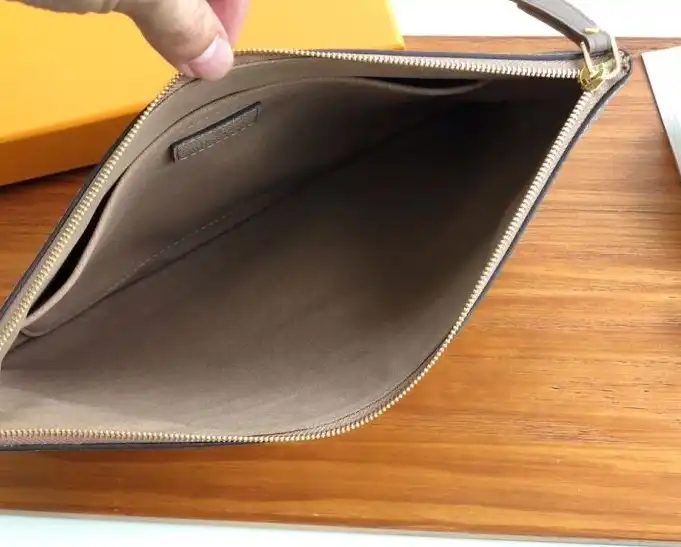 LV Clutch Bags 4178G-0109