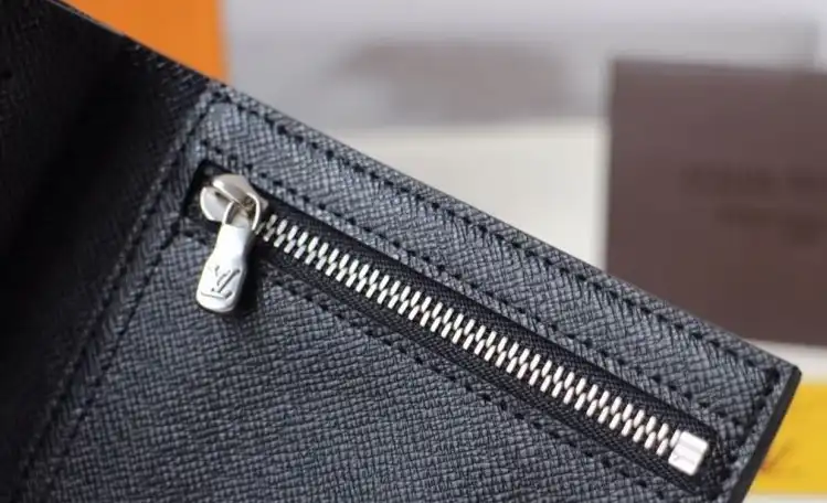 LV Wallets 4178G-0124