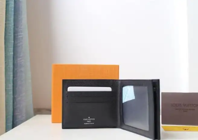 LV Wallets 4178G-0125