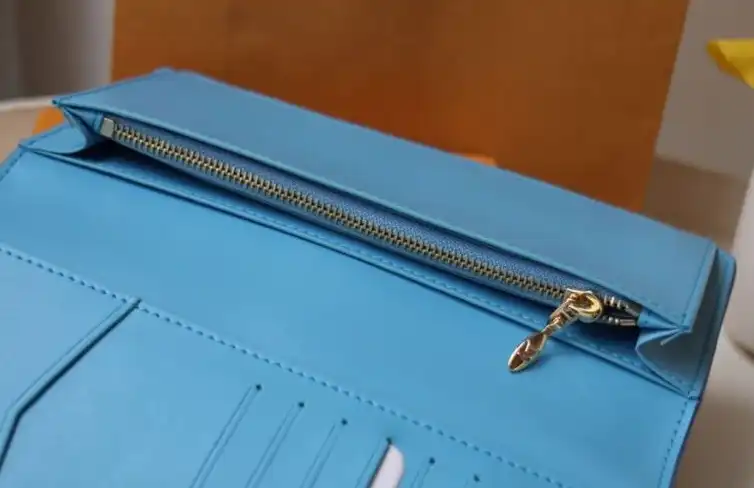 LV Wallets 4178G-0140