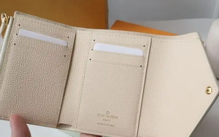 LV Wallets 4178G-0159