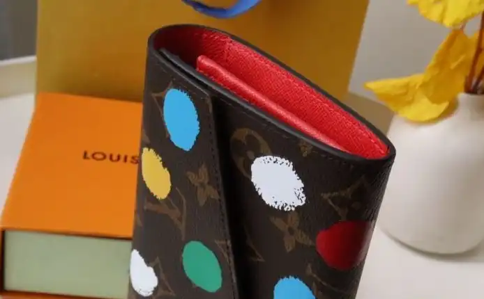 LV Wallets 4178G-0177