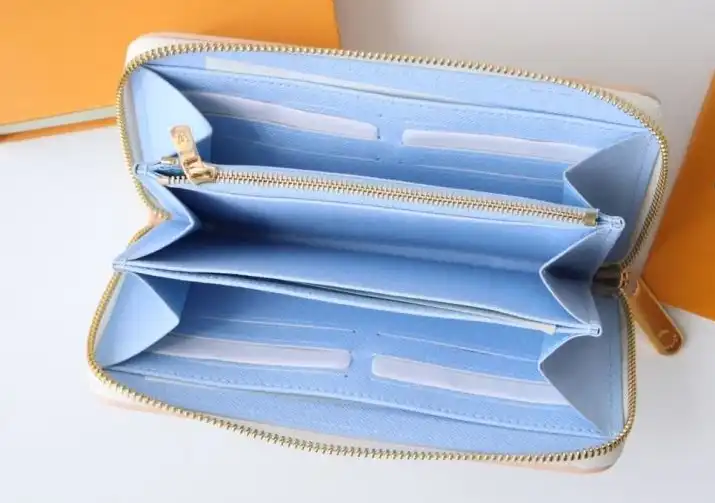 LV Wallets 4178G-0186