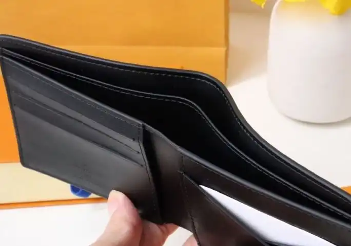 LV Wallets 4178G-0194
