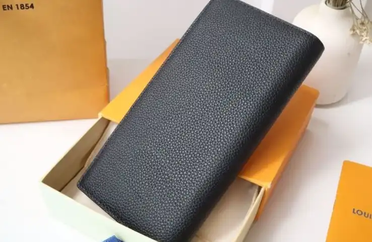 LV Wallets 4178G-0224