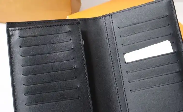 LV Wallets 4178G-0224