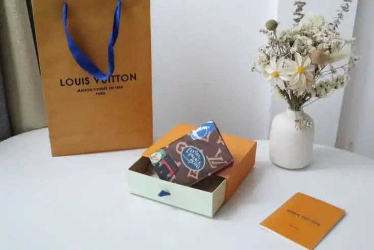LV Wallets 4178G-0227
