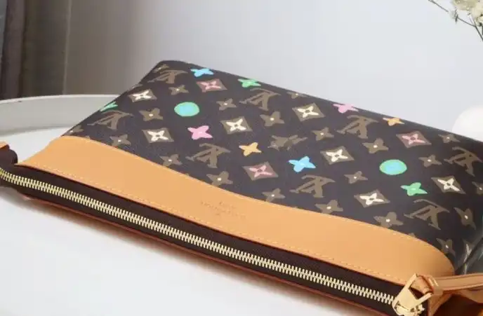 LV Wallets 4178G-0234