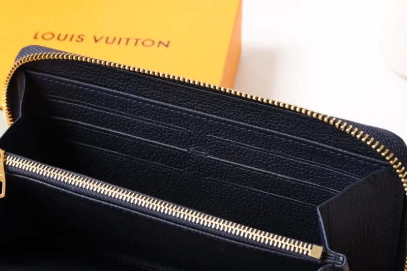 LV Wallets 4178H-0019