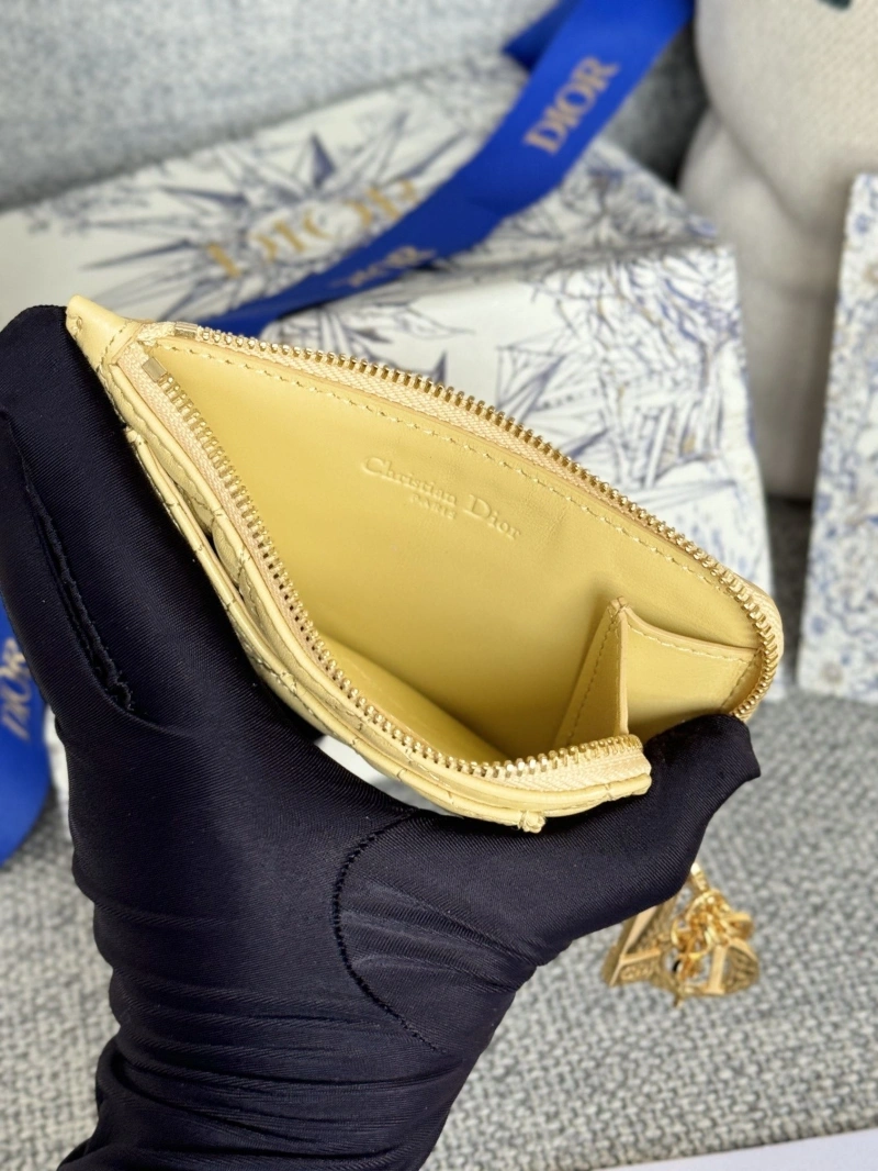 D10r wallets 4180f-0305