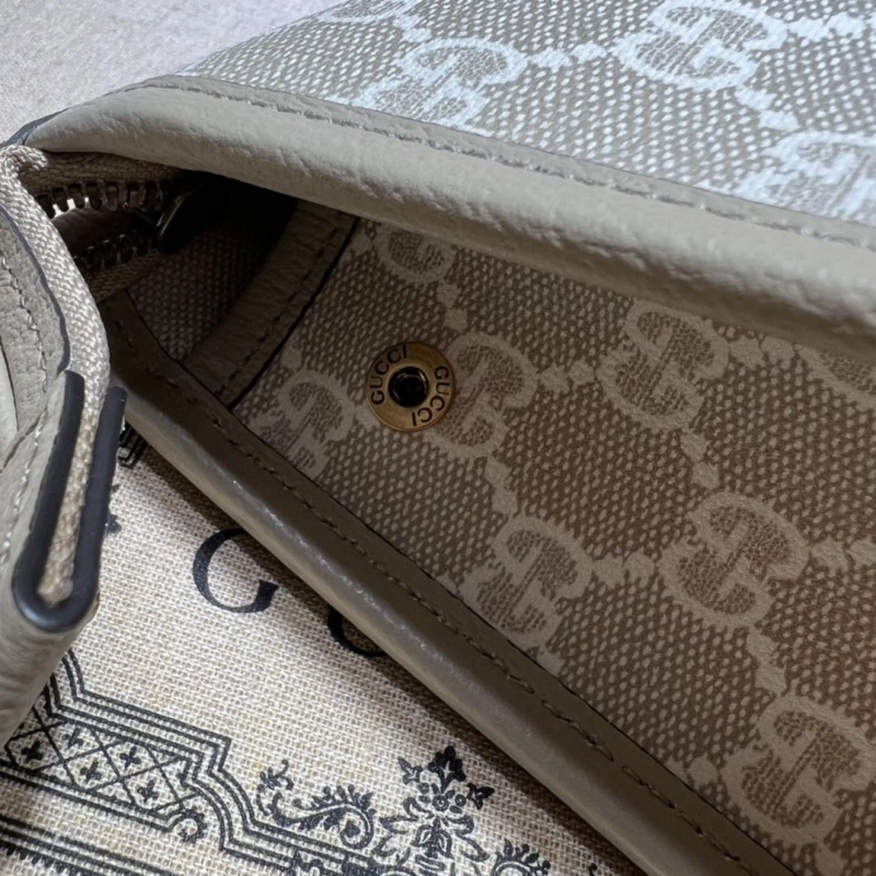 Gvc*1 clutch bags 4189a-0362
