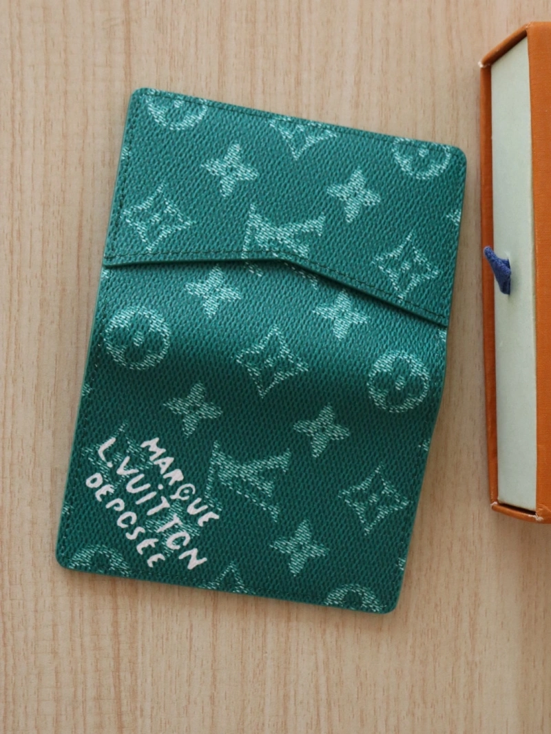 LV Wallets 4192A-0015