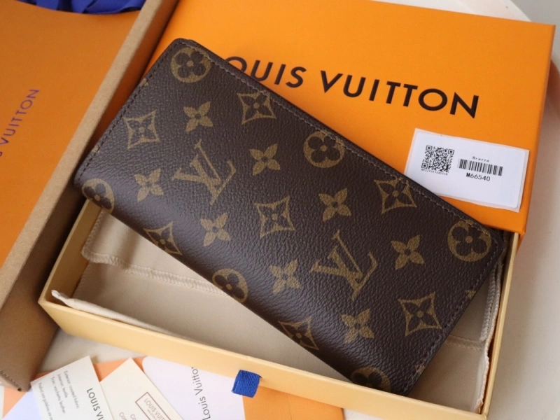 LV Wallets 4192A-0018