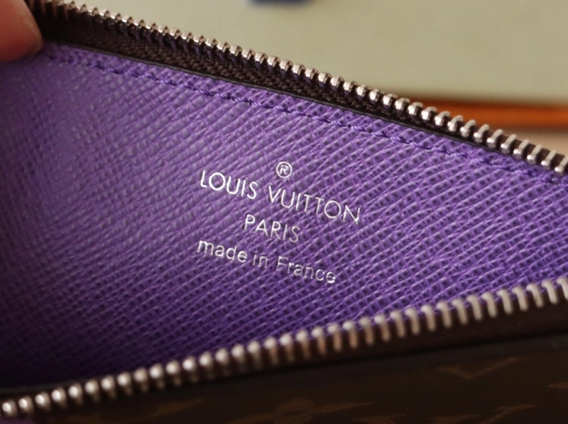 LV Wallets 4192A-0034