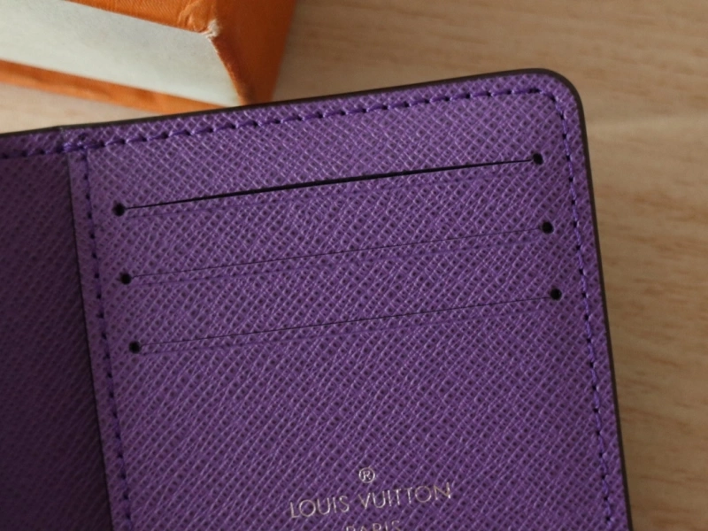 LV Wallets 4192A-0042